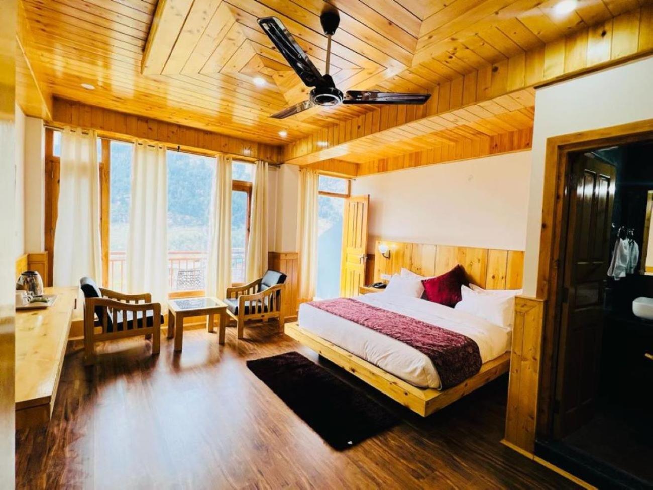 Hotel Sakura Palace Manali  Bagian luar foto