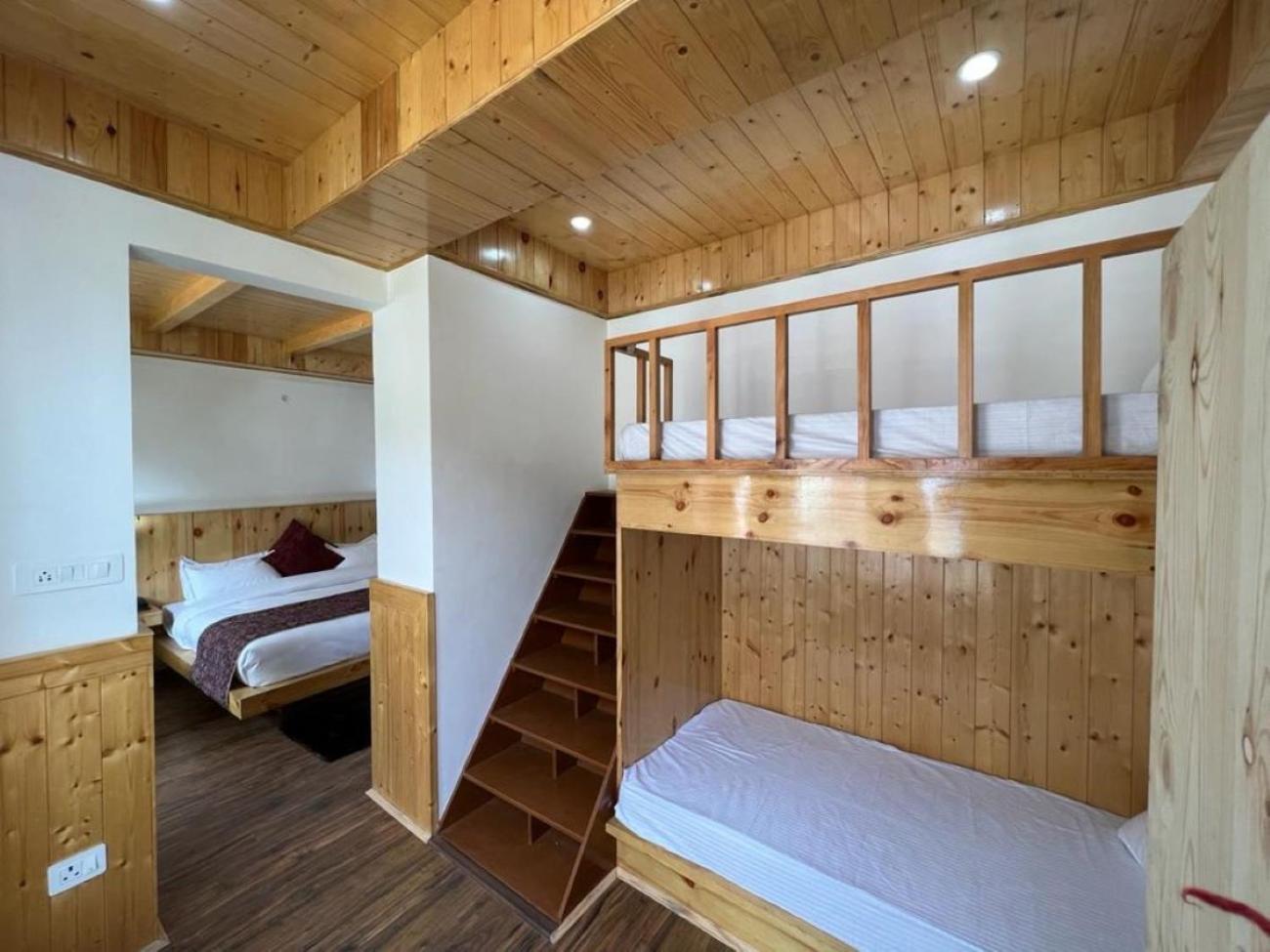 Hotel Sakura Palace Manali  Bagian luar foto